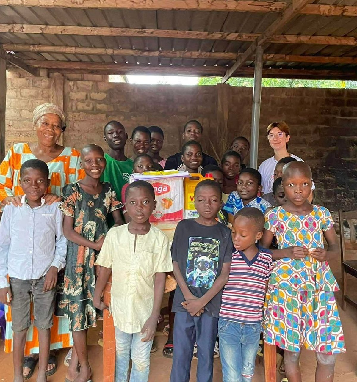 Distribution de fournitures scolaires